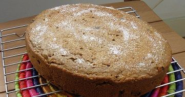 Slow Cooker Fruit Cake UK Recipe - Lightly-Spiced Cake with Sultanas